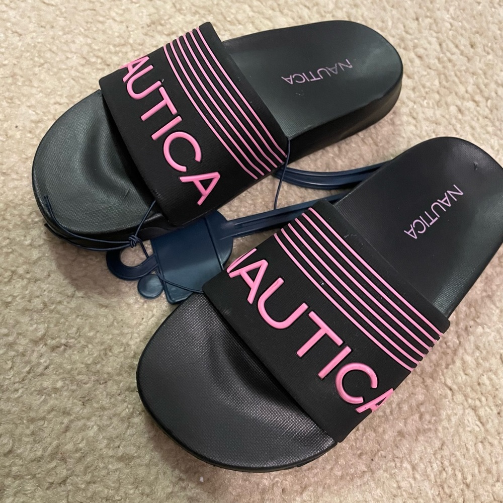 Nautica slides